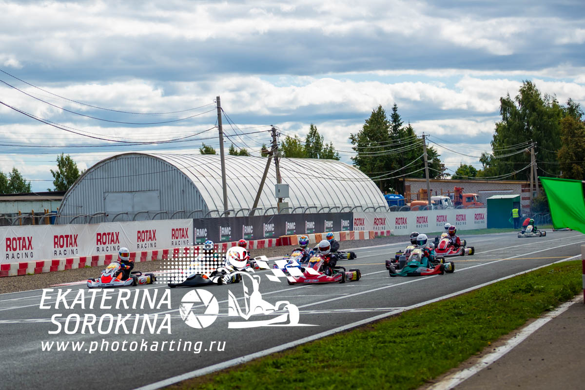 3_193897